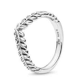 Pandora Leaf Ring 🍃